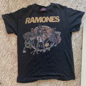 Brand Melville Ramones band tee 🎸